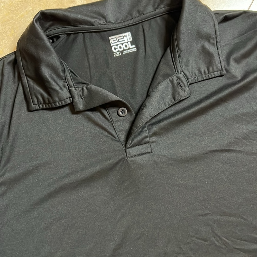 💕Men’s collared tee💕 - Picture 2 of 3
